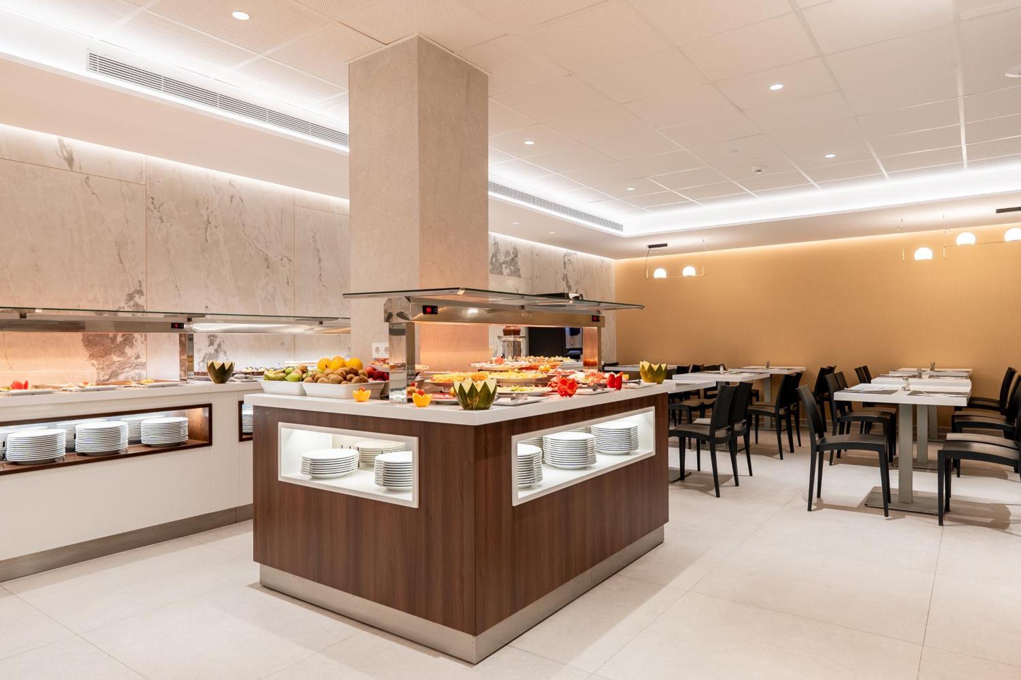Oasis Plaza Hotel 3*